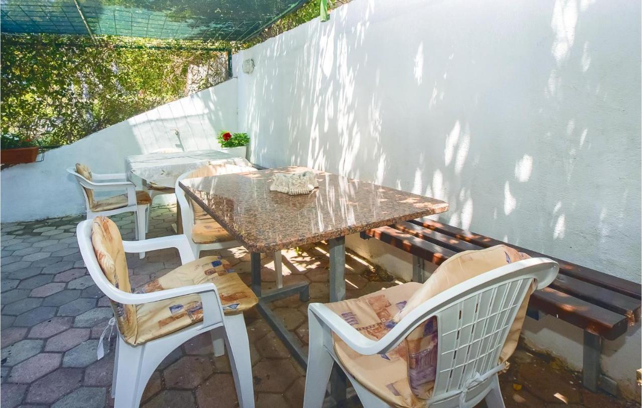 Cozy Apartment In Lokva Rogoznica With Wifi Luaran gambar