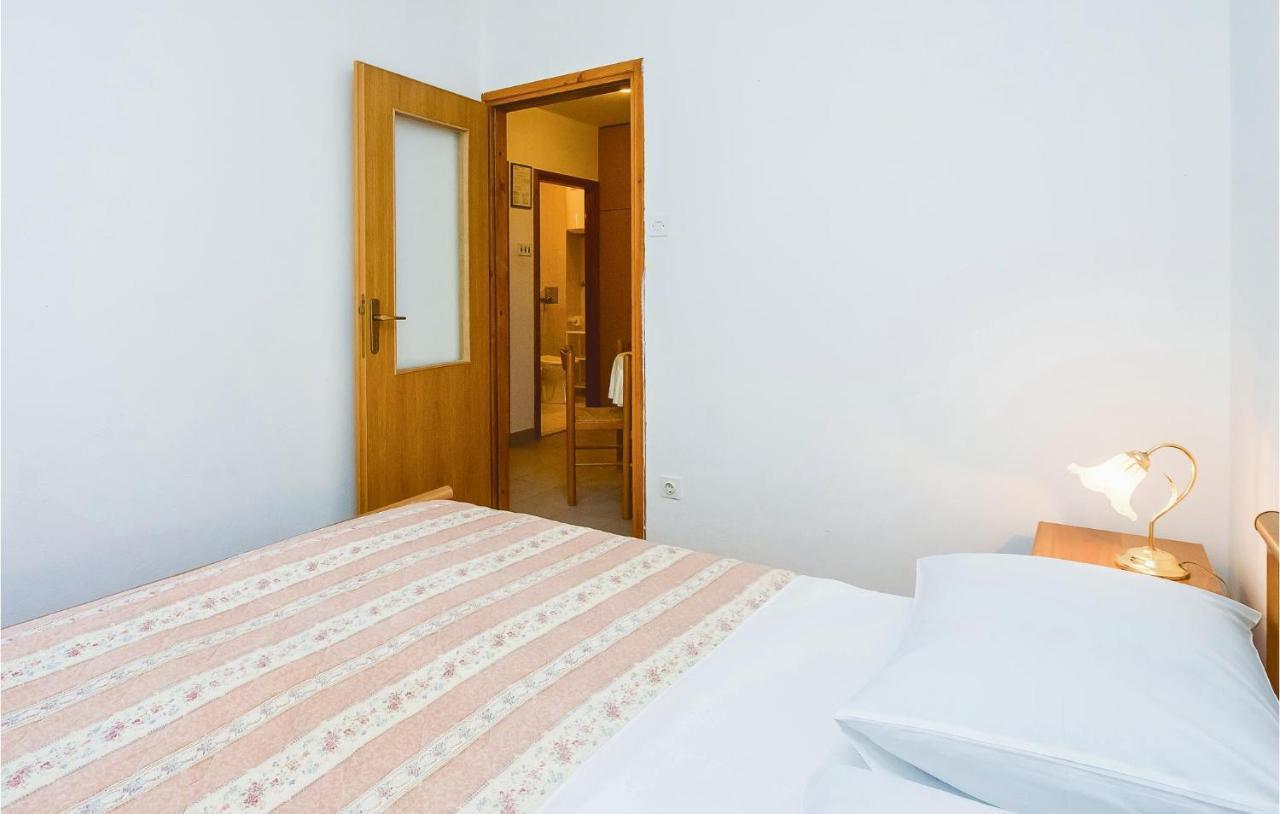 Cozy Apartment In Lokva Rogoznica With Wifi Luaran gambar