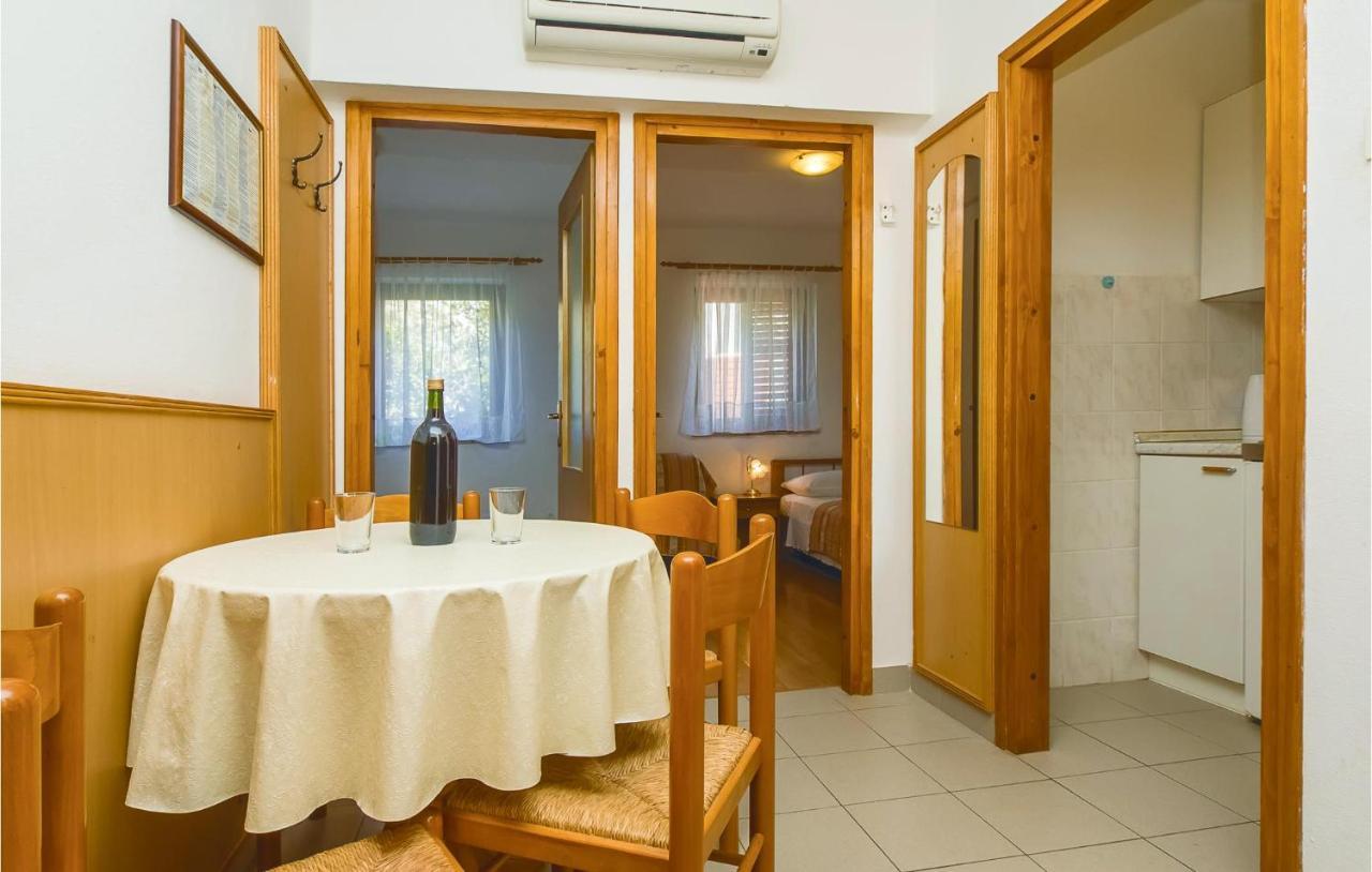 Cozy Apartment In Lokva Rogoznica With Wifi Luaran gambar