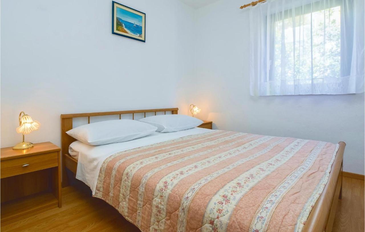 Cozy Apartment In Lokva Rogoznica With Wifi Luaran gambar