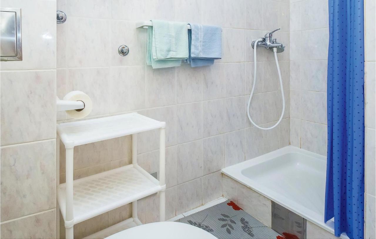 Cozy Apartment In Lokva Rogoznica With Wifi Luaran gambar